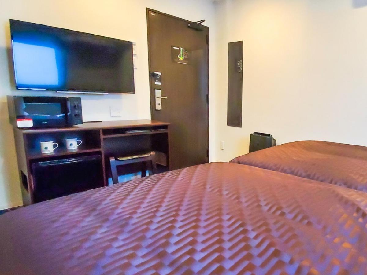 Hotel Livemax Yokohama Stadium Mae Екстер'єр фото
